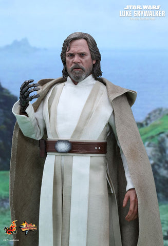Star Wars: The Force Awakens Luke Skywalker 1/6th Scale Collectible Figure
